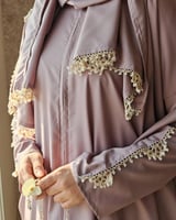 شرشف سستة بني فاتح مزين بالكروشيه اليدوي من لاجور