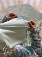 شرشف صلاة لف رسم باتيك فيروزي باستيل الطرحة مثبتة