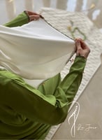 شرشف صلاة لف أخضر مزين بالكروشيه و الورد الاويا