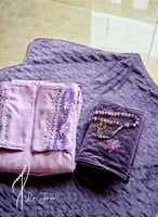 شرشف صلاة لف بنفسجى و ورد الاويا المميز