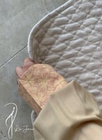 222501 شرشف صلاة باتيك بيج و برتقالي سستة