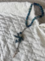 سبحة 33 عقيق برازيلي أزرق مزينة بوردة أويا كروشيه