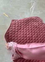 شرشف صلاة بصلي وردي لف مزين بالأويا