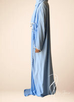 شرشف صلاة سماوي ازرق اويا ورد و الطرحة متصلة .