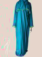 شرشف صلاة لف أزرق مزين بأويا يدوي اخضر و ازرق من ل...