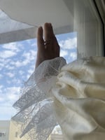 شرشف صلاة دانتيل سكري سحاب و الطرحة مثبتة.