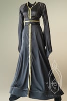 قفطان مغربي فاخر باللون الأسود والتطريز الذهبي مع...