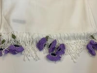 طرحة بيضاء مزين بالورد الكروشيه التركي الموف فاخر