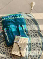 شرشف صلاة لف ازرق قطن بالكروشيه و الورد الاويا