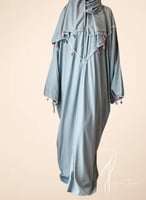 شرشف صلاة سستة ازرق على اخضر باستال مزين بالكروشيه...