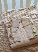 شرشف صلاة سستة بيج ستان مزين بالكروشيه و الورد الا...