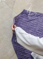 شرشف صلاة لف ابيض ستان مزين بالورد الاويا الموف ال...