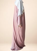 جلابية صلاة لف بصلي على بني مزين بالكروشيه و الطرح...