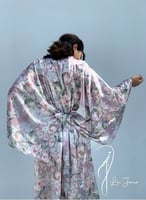 فستان حرير اخضر درابيه فري سايز يلبس بعدة طرق طوبي