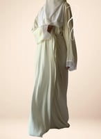 شرشف صلاة كروشيه لف مثل الروب ابيض و الطرحة منفصلة