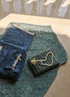 شرشف صلاة لف ازرق بالكروشيه و الورد موف و الاخضر ا...