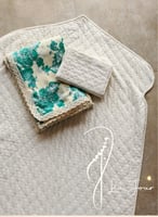 شرشف صلاة مربع مثل الملاية اللف منقوش