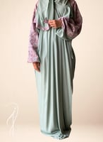 شرشف صلاة رسم باتيك لف اخضر و بنفسجي و الطرحة مثبت...