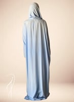 شرشف صلاة سماوي ازرق اويا ورد و الطرحة متصلة .