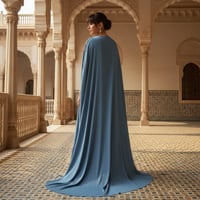 ثوب أزرق مطرز من لاجور حق رمضان