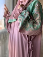 224012 شرشف صلاة رسم باتيك لف بصلي واخضر و الطرحة...