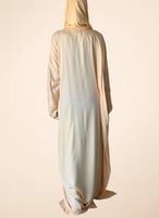 شرشف صلاة لف خربزي مزين بالكروشيه البيج و الاوف وا...