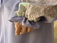 226003 شرشف صلاة رسم باتيك لف موف و الطرحة مثبتة .