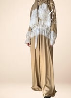 شرشف صلاة سستة دانتيل حزام بيج على زيتي