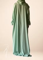 شرشف صلاة دانتيل تفني سحاب و الطرحة مثبتة.