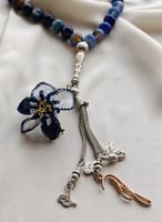 سبحة 33 عقيق برازيلي أزرق مزينة بوردة أويا كروشيه