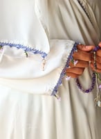 شرشف صلاة لف ابيض ستان مزين بالورد الاويا الموف ال...