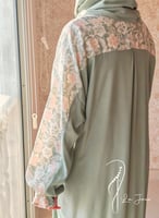 شرشف صلاة أخضر لف رسم باتيك ورد أخضر باستيل