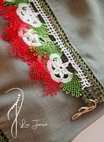 طرح زيتي غامق بوال مزينة بأويا يدوي فاخر تركي