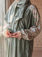 شرشف صلاة أخضر لف رسم باتيك ورد أخضر باستيل