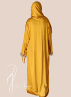 شرشف صلاة لف اصفر مزين بأويا يدوي اخضر و ابيض من ل...