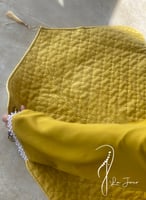 شرشف صلاة لف كموني أصفر مستردة مزين بالكروشيه و ال...