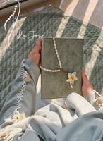 شرشف سستة رمادي على اخضر مزين بالكروشيه ذهبي من لا...