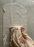 شرشف صلاة بيج ستان اويا لف و الطرحة مثبتة.