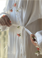 شرشف صلاة لف ابيض بالكروشبه و الورد الاويا و الطرح...