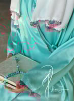 شرشف صلاة لف قطن بارد أخضر مزين بكروشيه بنك وأخضر