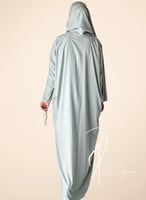 شرشف سستة رمادي على اخضر مزين بالكروشيه ذهبي من لا...