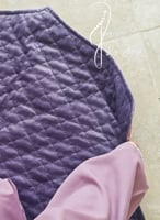 شرشف صلاة قطن سستة موف غامق مزين بالكروشيه من لاجو...