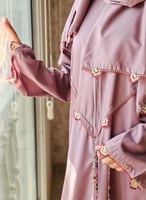 شرشف صلاة سستة بنفسجي على بنك مزين بالكروشيه من لا...