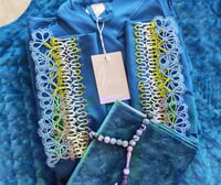 شرشف صلاة لف أزرق فيروزي مزين بأويا اليدوي فوشي