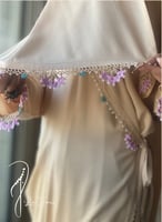 شرشف صلاة لف بيج مزين بالكروشي اليدوي و الطرحة مثب...