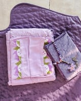 شرشف صلاة لف موف مزين بالاويا كروشيه ورد من لاجور