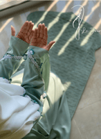 شرشف صلاة سستة اخضر زيتي فاتح باستيل مزين بالكروشي...