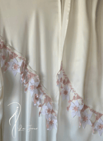 شرشف صلاة سستة سحاب أبيض وكروشيه فاخر ورود