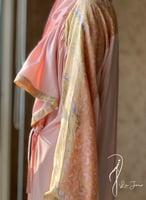 224004 شرشف صلاة رسم باتيك لف وردي واصفر الطرحة مث...