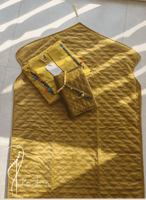 شرشف صلاة لف أصفر بالكروشيه و الورد الاويا